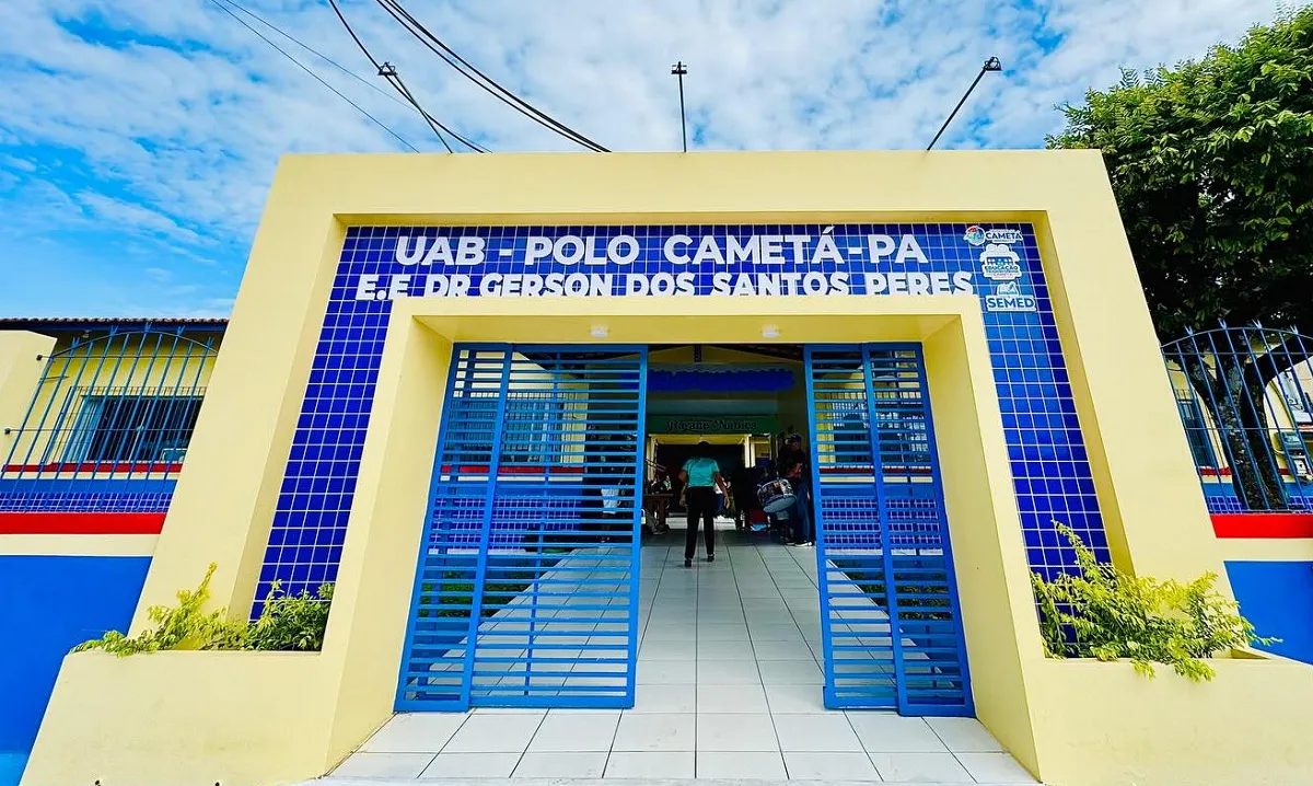 Professora esfaqueada por aluna dentro de sala de aula no PA recebe alta